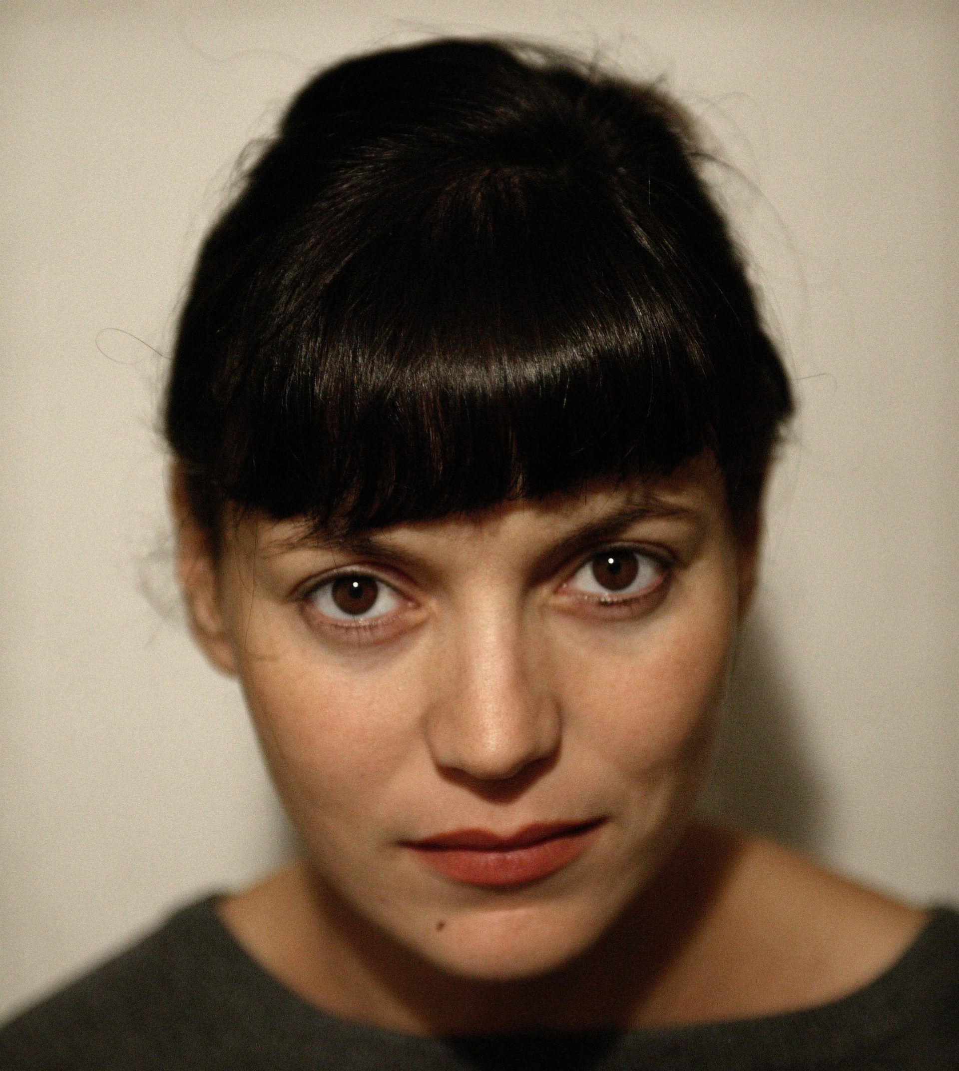 1. Headshot-Photo-by-Benoit-Peverell-1-scaled-e1635986596397
